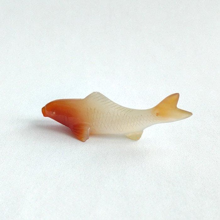 Chinois ancien Agate naturelle bicolore XS Carpe nageante, Antiquités & Art, Antiquités | Autres Antiquités