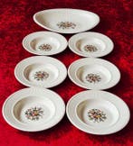 Wedgwood - Bord (7) - CONWAY - Aardewerk -