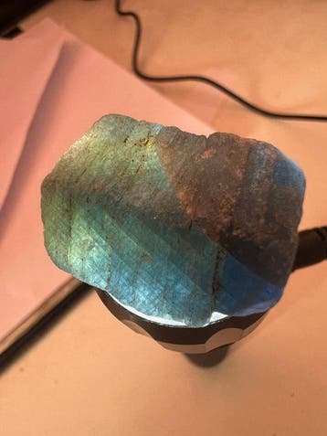 Natuurlijke korund Afrikaanse blauwe saffier. Ruw - Hoogte: