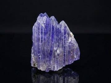 Tanzaniet 135,7 ct van goede kwaliteit - Hoogte: 35 mm -