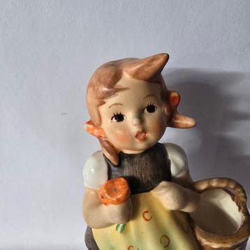 Goebel - Figurine - Hummel 98/2/0 - Sister / Der erste