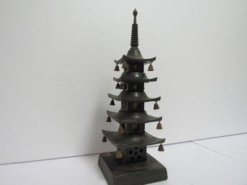 Altaar - Hout - 1960-1970 - Houten Pago met vijf, Antiek en Kunst