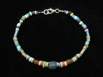 Égypte ancienne Bracelet en verre et faïence, perles de