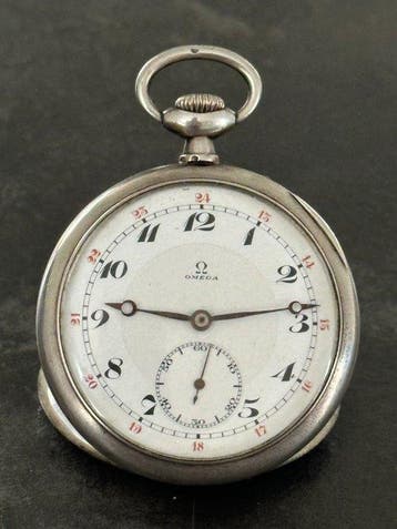 Omega - Montre de poche - Boîtier sculpté en argent -