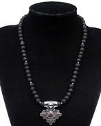 Het Pantser van Asgard - Thors Mjölnir en Odins Raaf -