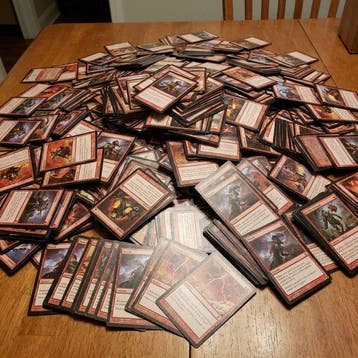 200 English Rare Cards - Red Edition - NM/EX Mixed, Hobby en Vrije tijd, Verzamelkaartspellen | Magic the Gathering, Nieuw