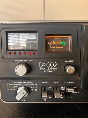 Realistic Radio Shack - DX 302 Radio