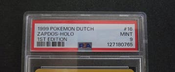 Pokémon - 1 Graded card - Zapdos 16/102 First edition, Foil, Nieuw