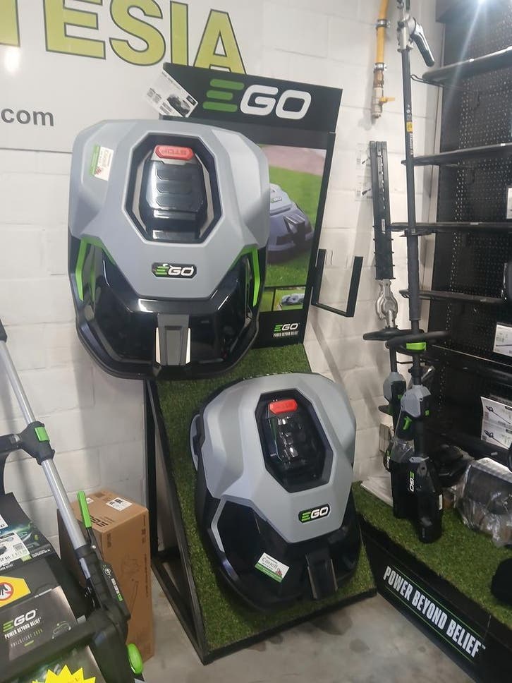 Robotmaaier EGO RM2000 / RM4000, Tuin en Terras, Robotmaaiers, 20 tot 25 cm, Met regensensor, Bestuurbaar via app, Nieuw, Ophalen of Verzenden