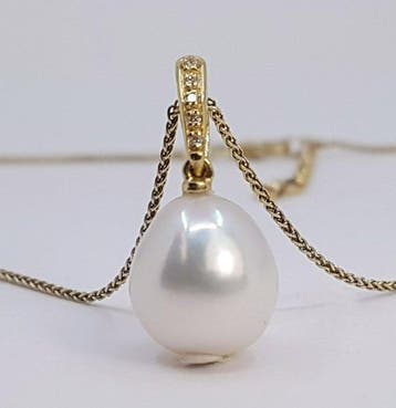 Collier avec pendentif - 14 carats Or jaune - 0.04ct. tw. -