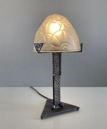 Degué - Nachtlampje - Smeedijzer - Art déco - Frankrijk
