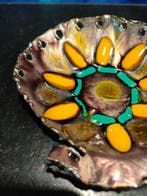 Bord - Staal, geglazuurd keramiek, Antiek en Kunst