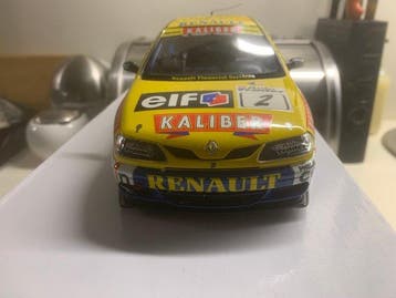 Otto Mobile 1:18 - Modelauto - Renault Laguna
