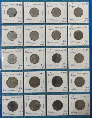 Inde: lot de 60 pièces, 11 timbres et 15 billets de banque.