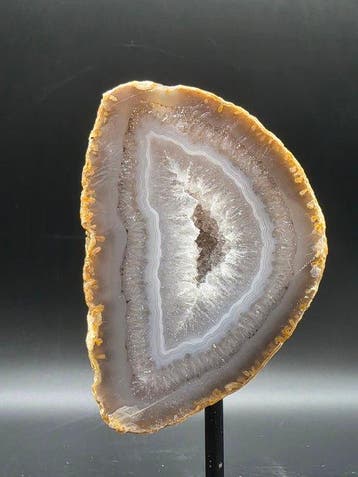 Kristalagaatgeode op sokkel - Hoogte: 15.8 cm - Breedte: 7