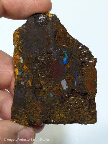 280 ct - Grote natuurlijke ruwe Koroit-opaal, met prachtig
