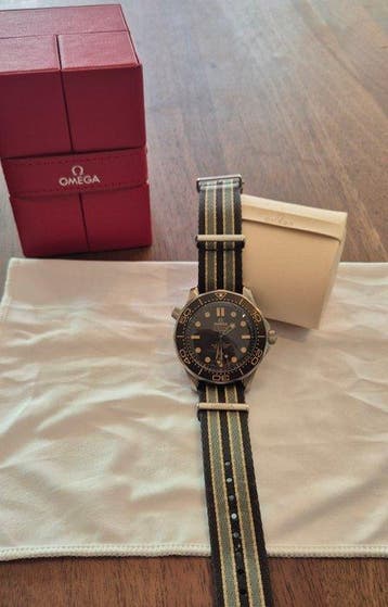 Omega - Seamaster Diver 300M - 210.92.42.20.01.001 - Heren -