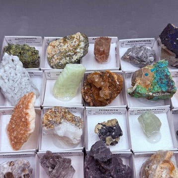 Mineralencollectie- 2000 g - (35)