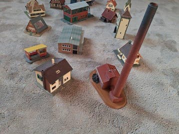 Faller, Vollmer H0 - Model treinbevestiging (13) - 13 huizen, Hobby & Loisirs créatifs