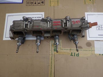 injector rail GK284AHBDE Seat Ibiza IV 1.4 TSI, Verzenden, Gebruikt