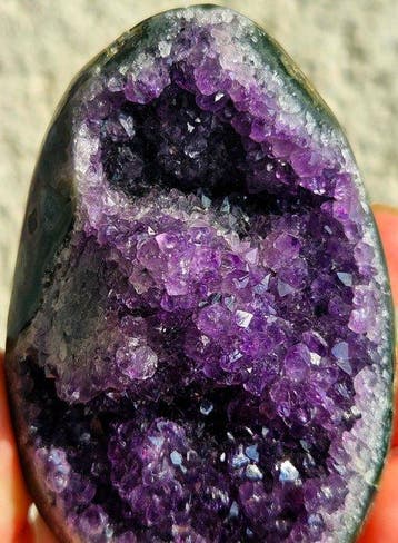Uruguayaanse amethist geode – diep paarse kristallen Geode -, Collections