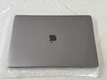 Apple MacBook Pro 15.5, HexaCore i7, 16GB RAM, 512GB NVMe -