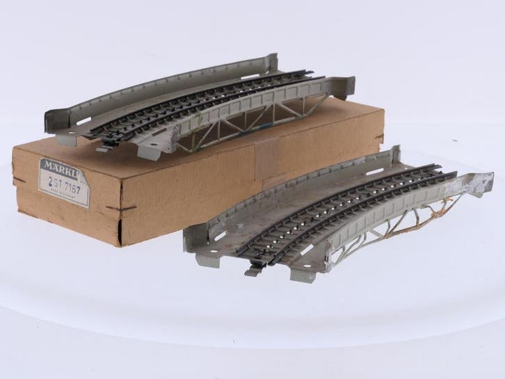 Schaal H0 Märklin 7167 gebogen oprit 2 st. #9193 (H0 (1:87), Hobby en Vrije tijd, Modeltreinen | H0, Wisselstroom, Analoog, Gebruikt