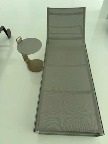 GANDIABLASCO - MARÍO RUIZ - Chaise longue - Thermisch gelakt, Antiquités & Art