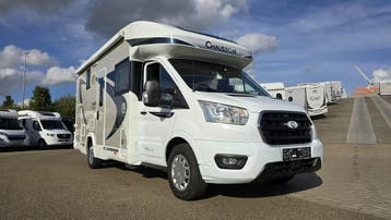 Chausson Titanium 640 maar 33487 km, op Ford, automaat 13650, Standaard zit, Ringverwarming, Ford, 6 tot 7 meter