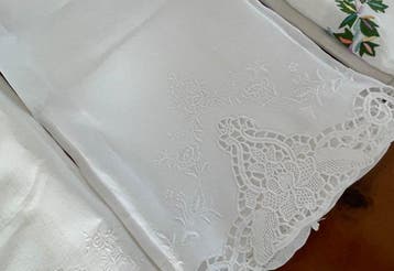 Antica tecnica del ricamo fatto a mano - Handdoek (8) - 130