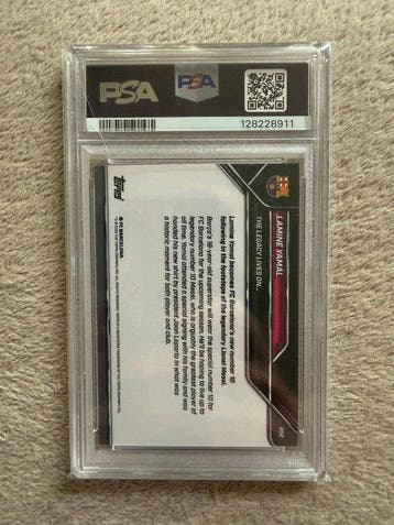 2025 Topps Now Lamine Yamal & Leo Messi #2 - PSA 10 Graded, Verzamelen, Nieuw