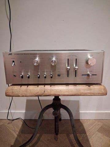 JVC - VN-300 Amplificateur intégré à semi-conducteurs, Nieuw