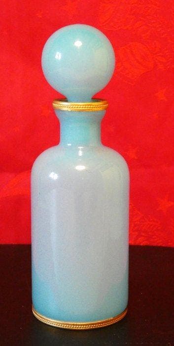 Flacon de parfum - verre opalin bleu ciel - Flacon 1870 -, Antiquités & Art