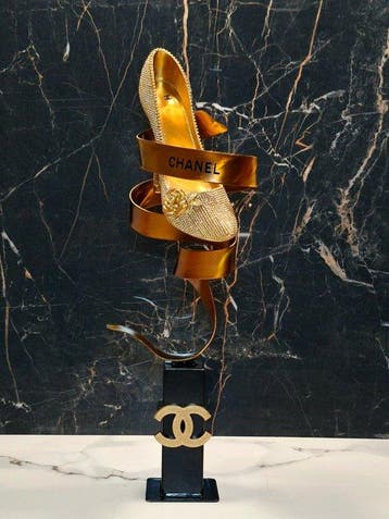 JOS Gallery - Sculpture Chanel in Motion – Édition Limitée, Antiek en Kunst