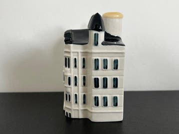 KLM-huisje - Bols - One KLM Business Class House (Filled, Antiek en Kunst