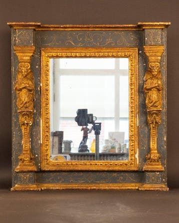 A Mannerist Parcel-Gilt Architectural Tabernacle Mirror -, Antiek en Kunst
