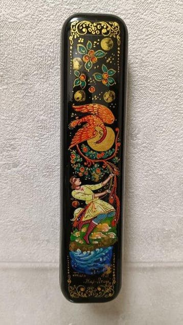 Palekh - Lacquered box, case, or pen holder featuring a