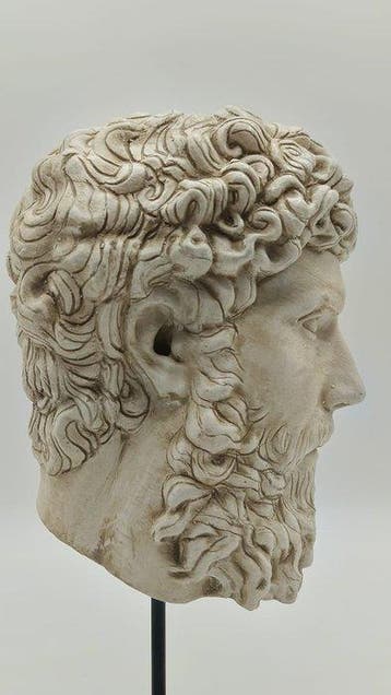 Sculpture, Testa di Lucio Vero - 36 cm - poudre de marbre