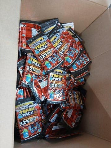 trash pack - 500 Booster pack - 2012 trash pack booster