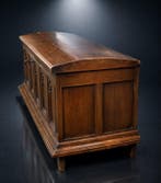Poitrine - coffre à cinq panneaux - Chêne