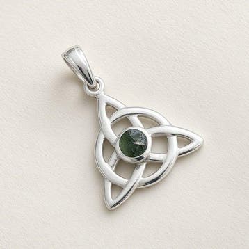 MOLDAVITE. Hanger met Keltisch symbool en bijpassende