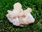 Stilbite – agrégat cristallin sur matrice Cristaux sur