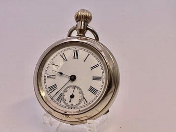 Montre Populaire . Risposta francese al Roskopf . Carica a