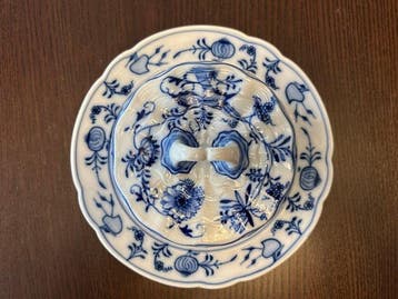 Carl Teichert, Meissen - Boterschotel - con campana rotonda