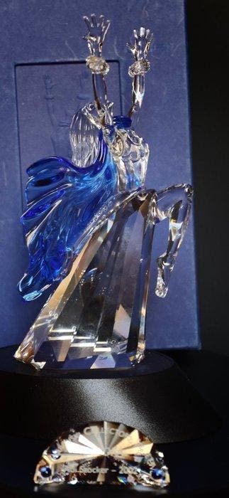 Swarovski - Figurine - SCS - Annual Edition 2002 - Isadora