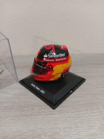 Ferrari - Carlos Sainz Jr - 2024 - Schaal 1:5 helm, Nieuw