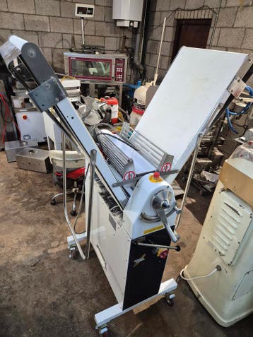 Faillissementsveiling bakkerij machines en inventaris