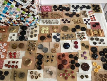 Collection thématique - Boutons vintage, 850 pièces, dans