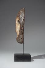 Een houten masker - Lega - DR Congo (Zonder minimumprijs)