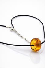 Elegante ronde BALTIC AMBER Ketting – MOSQUITO Insluiting –